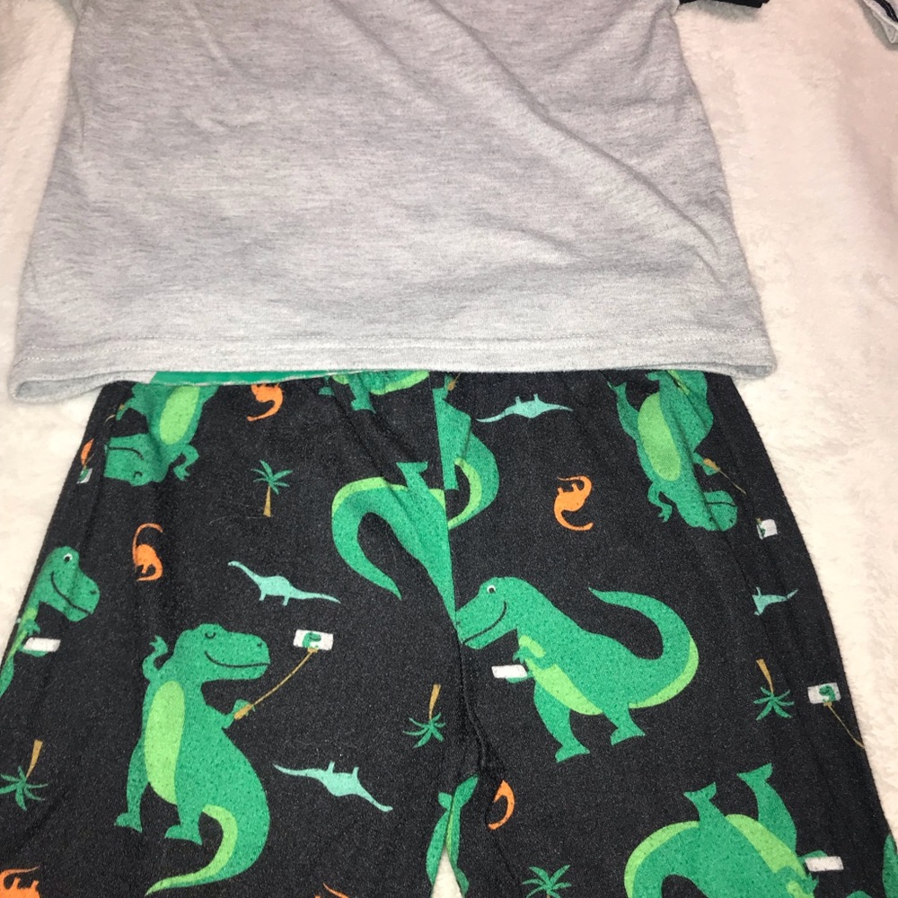 Carter’s PJ Bundle - Picture 9 of 9